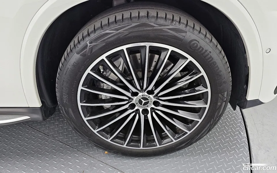 Mercedes-Benz GLC-Class GLC300 4MATIC 2025 — миниатюра 2