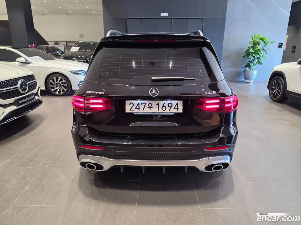 Mercedes-Benz GLB-Class AMG GLB35 4MATIC 2025 — миниатюра 4