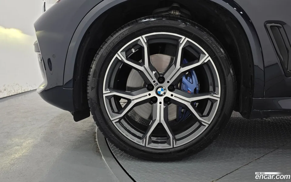 BMW X5 xDrive 40i M 2022 — миниатюра 5