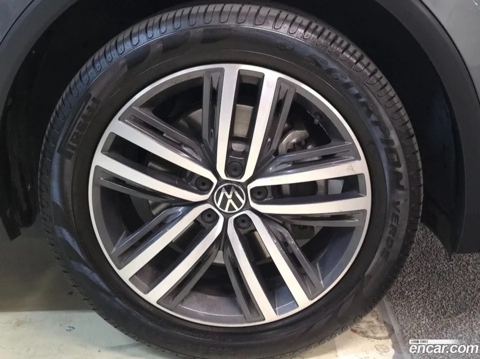Volkswagen Tiguan Allspace 2.0 TSI 2023 — миниатюра 2