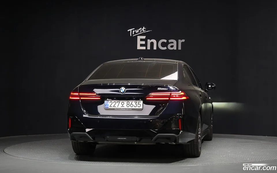 BMW 5 Series 520i 2024 — миниатюра 4