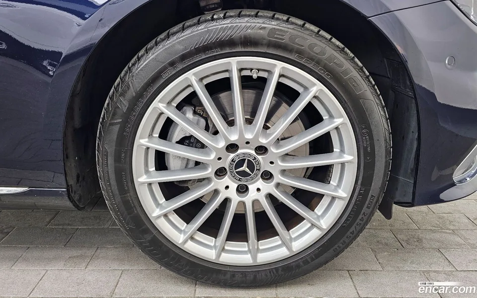 Mercedes-Benz E-Class E250 2022 — миниатюра 2