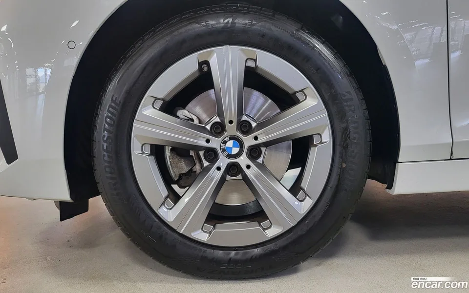 BMW 2 Series Active Tourer 220i 2023 — миниатюра 2