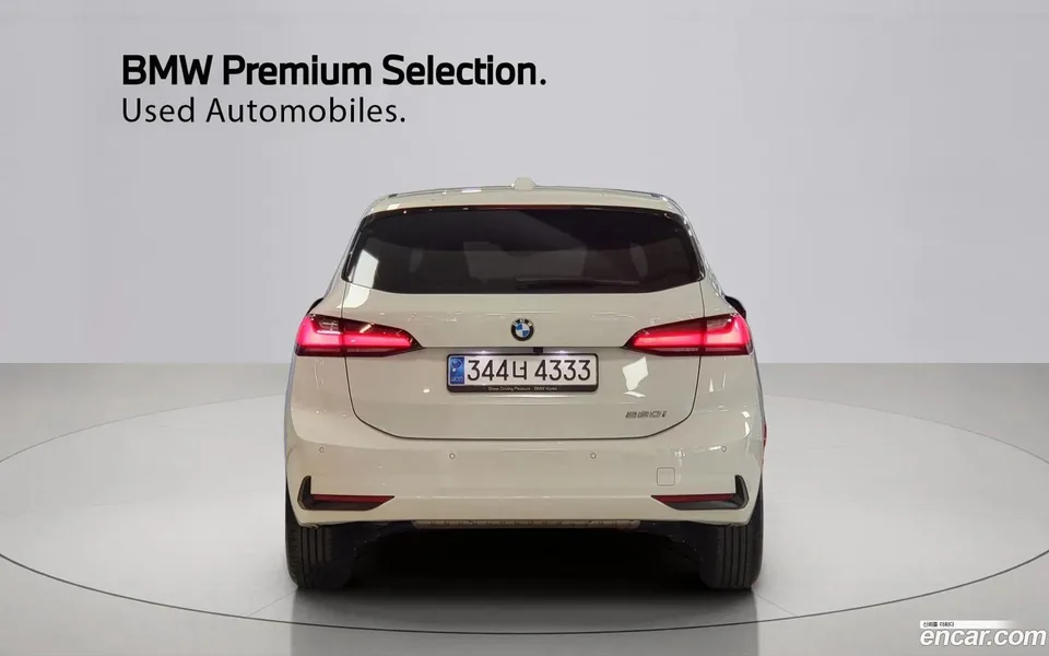 BMW 2 Series Active Tourer 220i 2023 — миниатюра 4