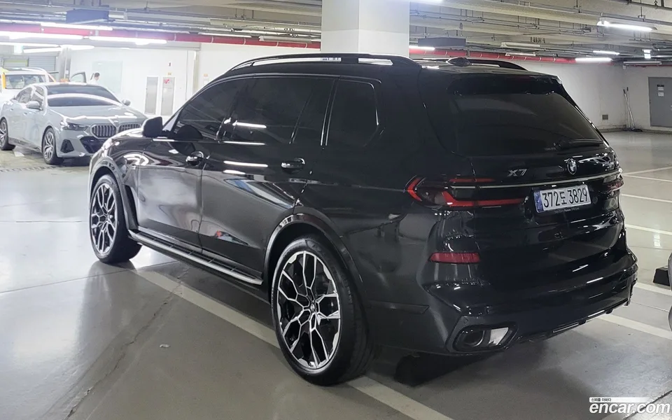 BMW X7 xDrive 40i M 7 2024 — миниатюра 3