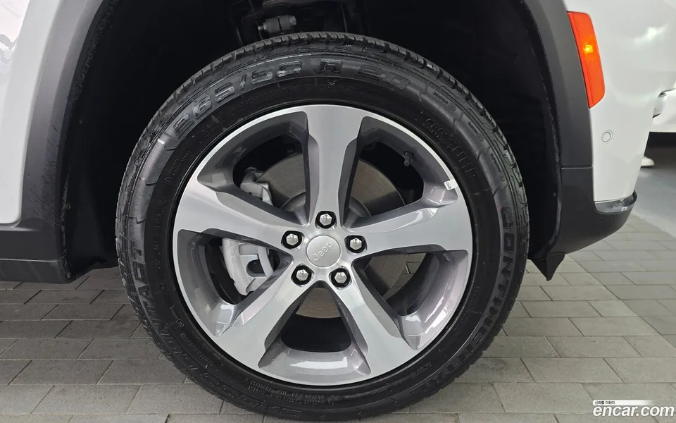 Jeep Grand Cherokee 3.6 2023 — миниатюра 2