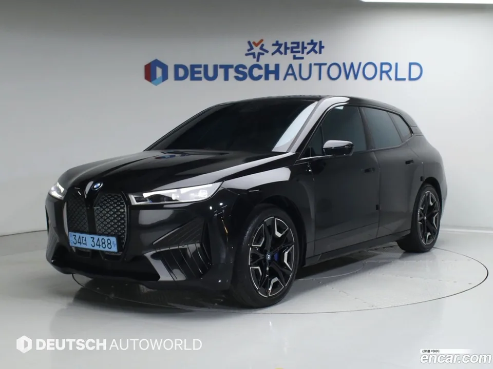 BMW iX xDrive50 2023 — фото 1, купить с доставкой в Москву