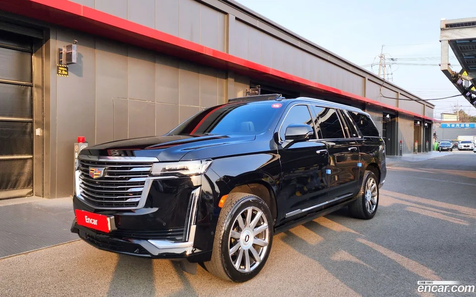 Cadillac Escalade 6.2 ESV 2022 — фото 1, купить с доставкой в Москву