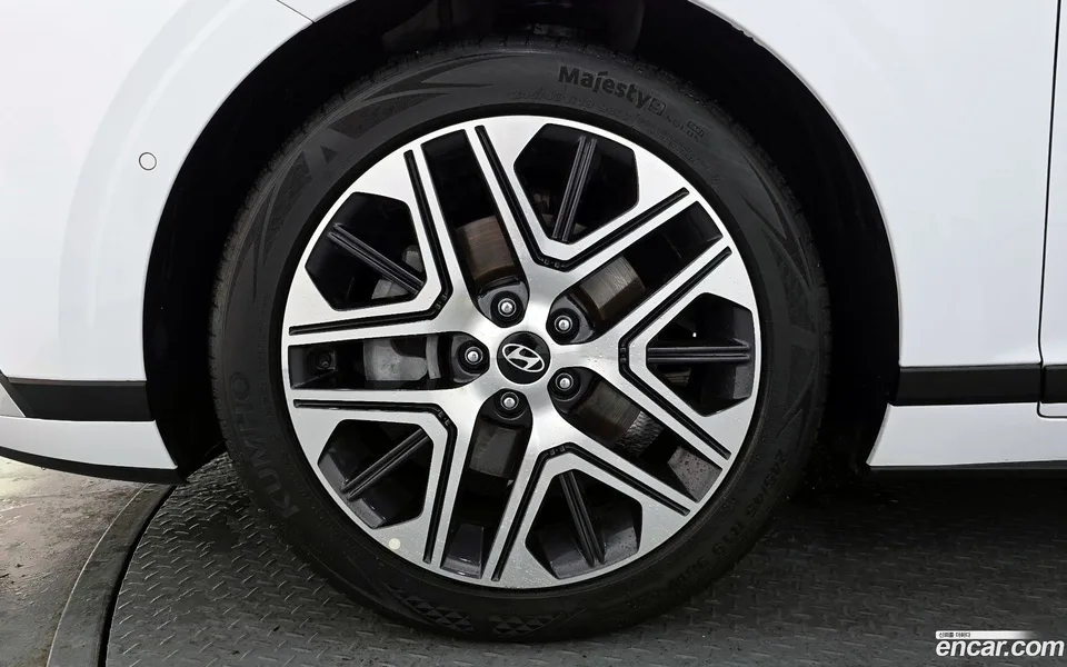 Hyundai Grandeur 2.5 2WD 2024 — миниатюра 2