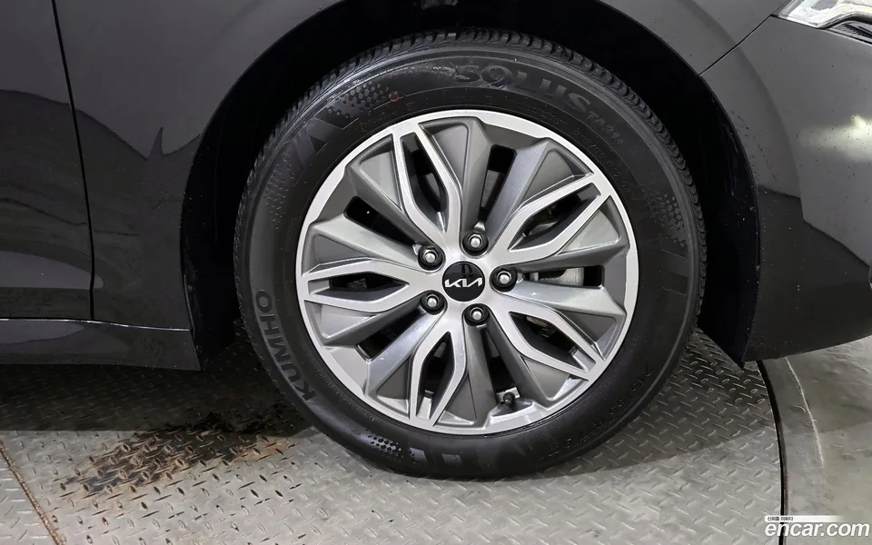 Kia K5 Hybrid 2023 — миниатюра 5