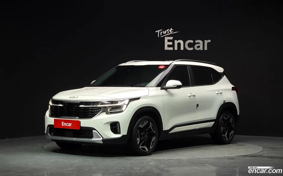Kia Seltos 1.6 2WD 2022 — photo 1, buy with delivery to Moscow
