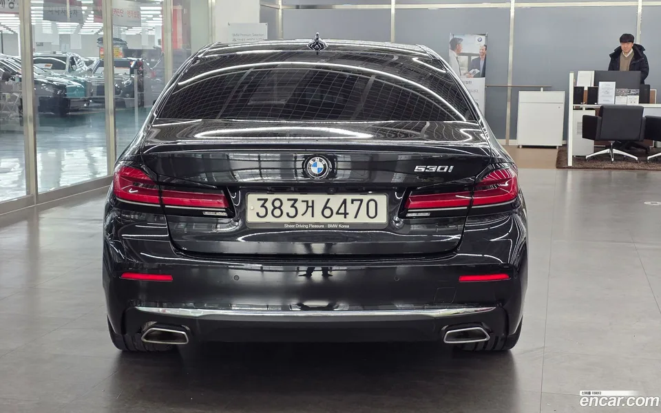 BMW 5 Series 530i 2023 — миниатюра 4