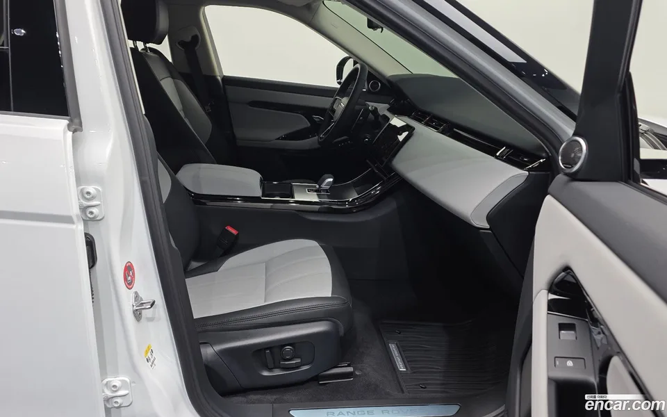 Land Rover Range Rover Evoque P250 SE 2024 — миниатюра 3