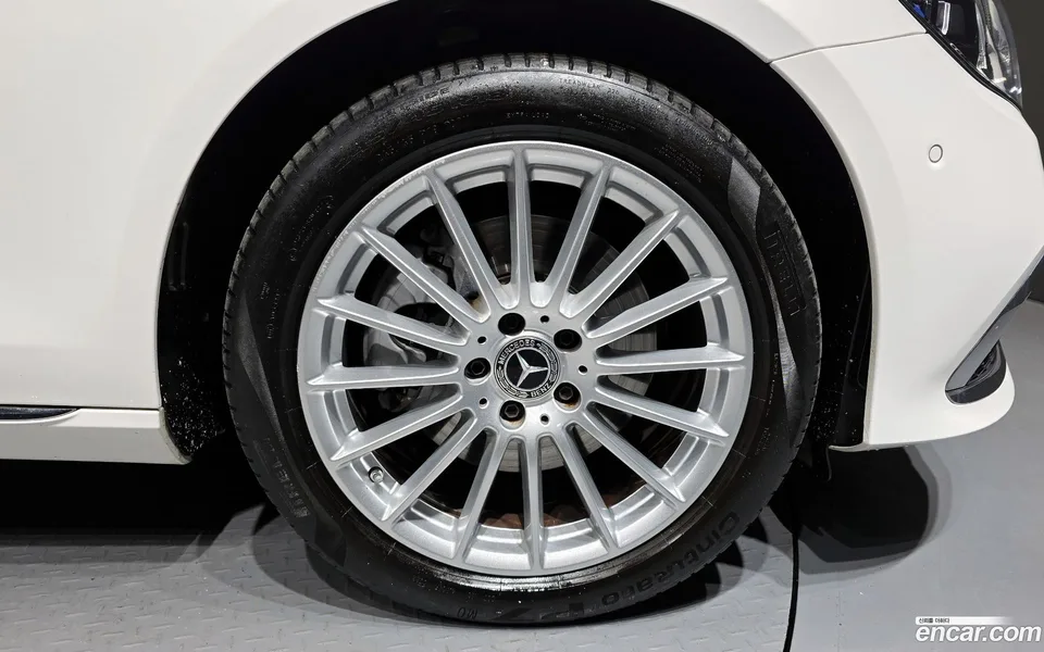 Mercedes-Benz E-Class E250 2022 — миниатюра 5