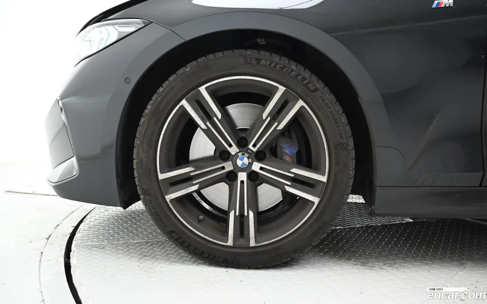 BMW 3 Series 320i M 2023 — миниатюра 2