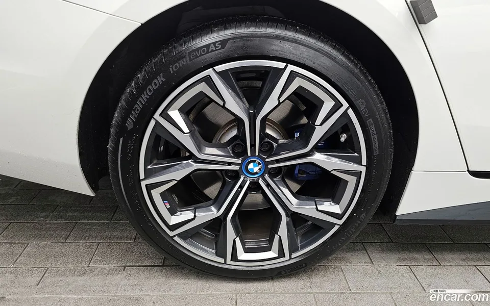 BMW i4 eDrive40 M 2023 — миниатюра 5