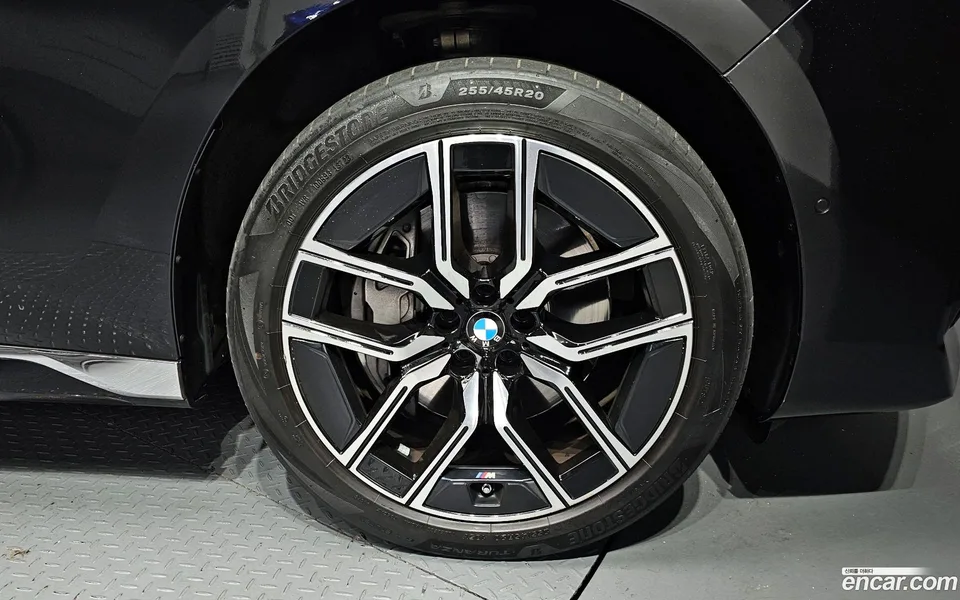 BMW 7 Series 740i xDrive M 2024 — миниатюра 2