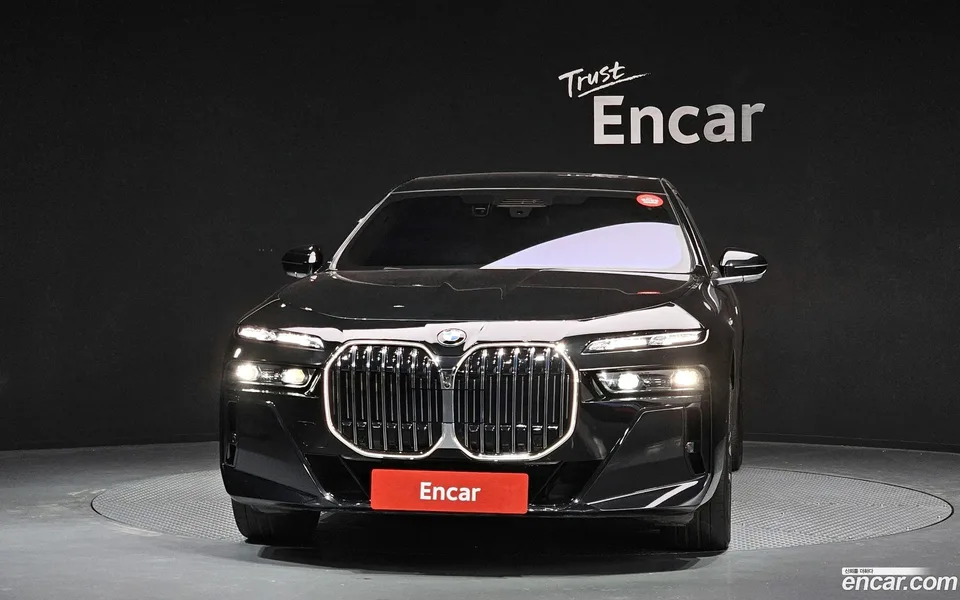 BMW 7 Series 740i xDrive M 2024 — миниатюра 3