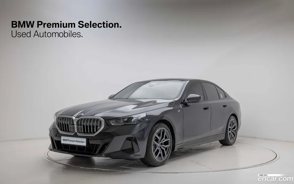 BMW 5 Series 523d M 2025 — фото 1, купить с доставкой в Москву