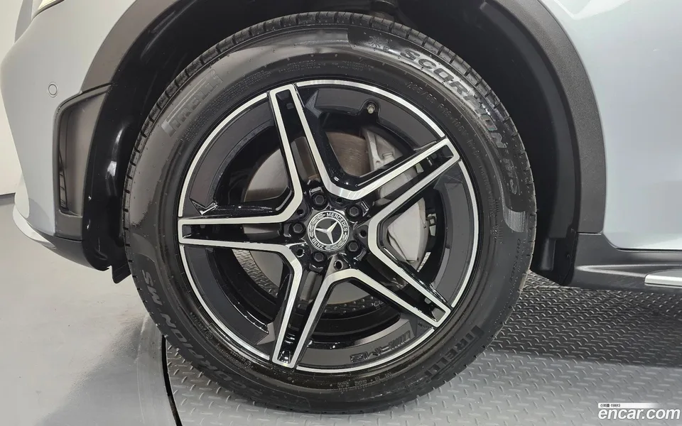 Mercedes-Benz GLC-Class GLC300 4MATIC 2023 — миниатюра 2