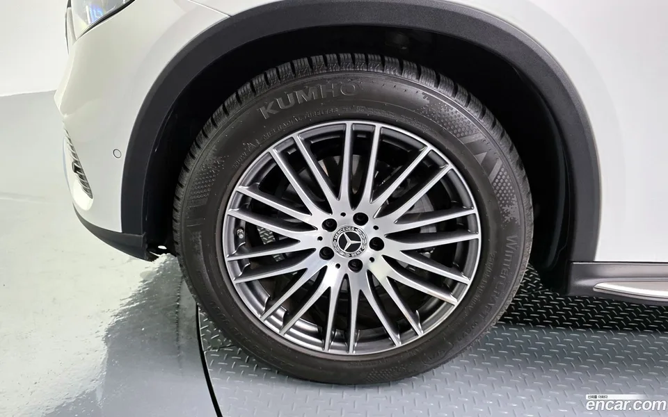 Mercedes-Benz GLC-Class GLC300 4MATIC 2025 — миниатюра 4