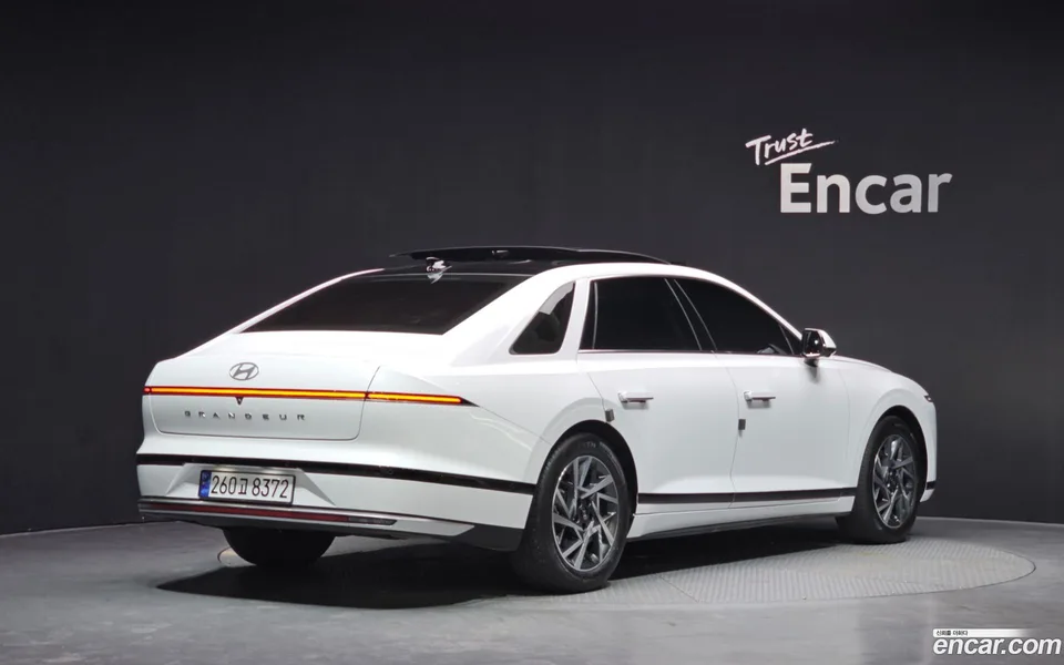 Hyundai Grandeur Hybrid 2023 — миниатюра 2