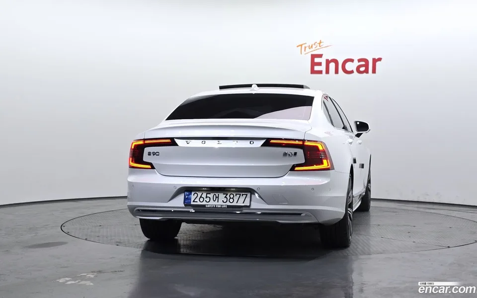 Volvo S90 B6 AWD 2023 — миниатюра 4