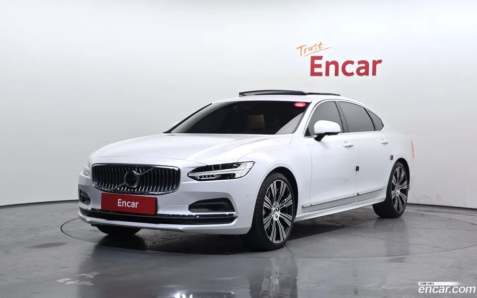 Volvo S90 B6 AWD 2023 — фото 1, купить с доставкой в Москву