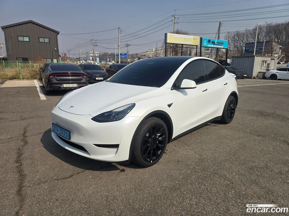 Tesla Model Y RWD 2024 — миниатюра 3