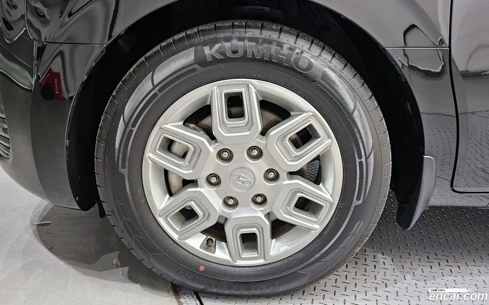 Hyundai Staria 5 2023 — миниатюра 2