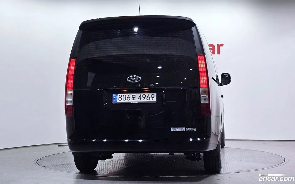 Hyundai Staria 5 2023 — миниатюра 4