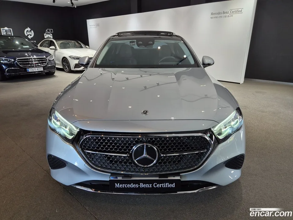 Mercedes-Benz E-Class E200 2025 — миниатюра 3