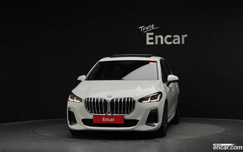 BMW 2 Series Active Tourer 220i M 2025 — миниатюра 3