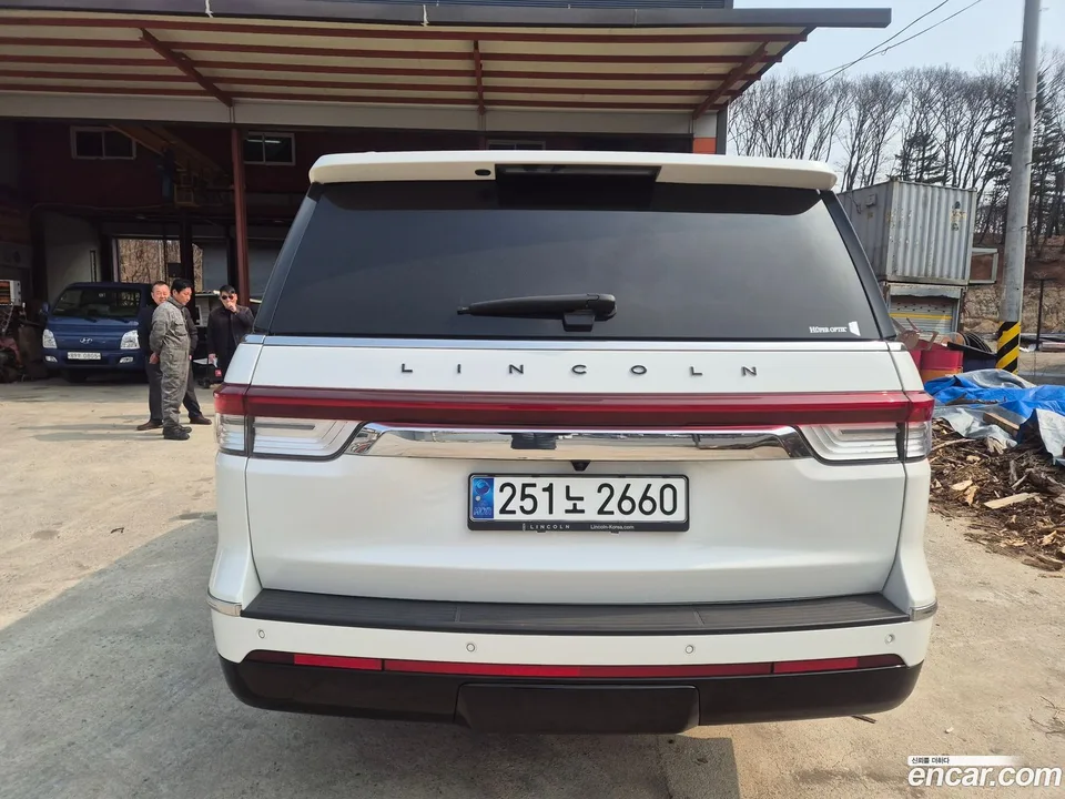 Lincoln Navigator 3.5L 2023 — миниатюра 4