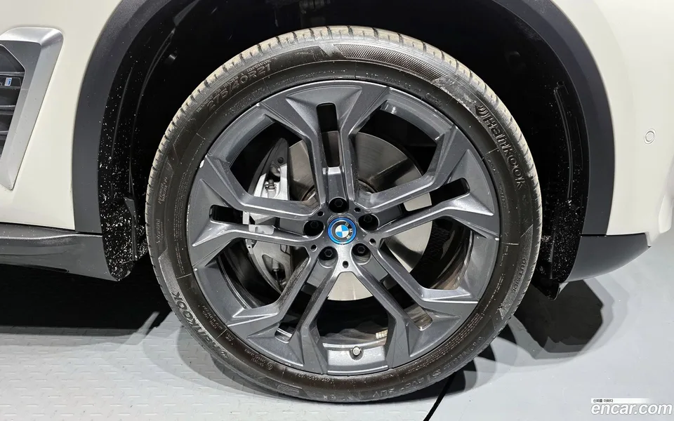 BMW X5 xDrive 50e xLine 2024 — миниатюра 2