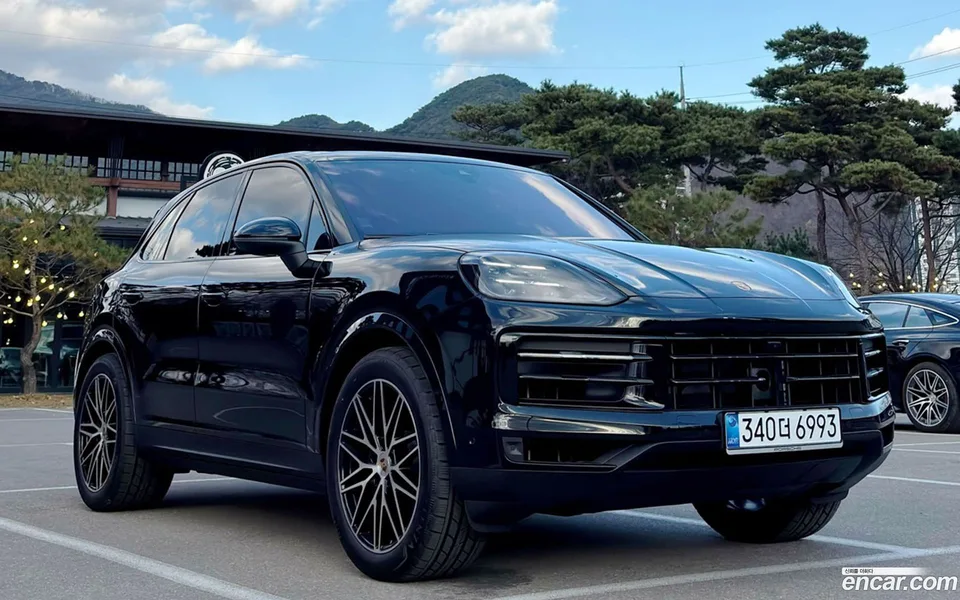 Porsche Cayenne 3.0 2025 — фото 1, купить с доставкой в Москву
