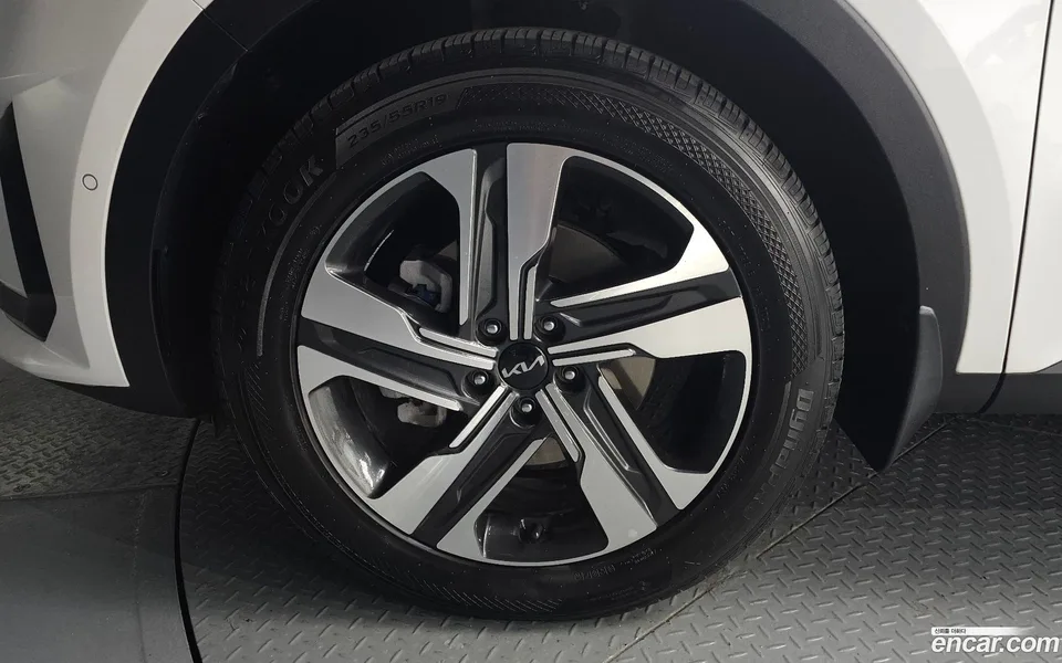 Kia Sorento HEV 1.6 2WD 2022 — миниатюра 2