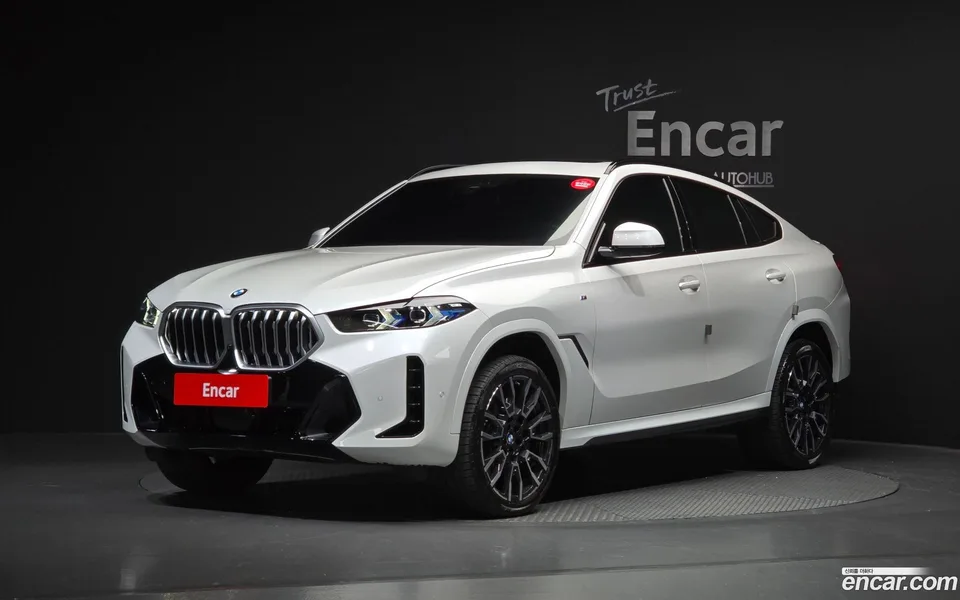 BMW X6 xDrive40i M 2025 — фото 1, купить с доставкой в Москву