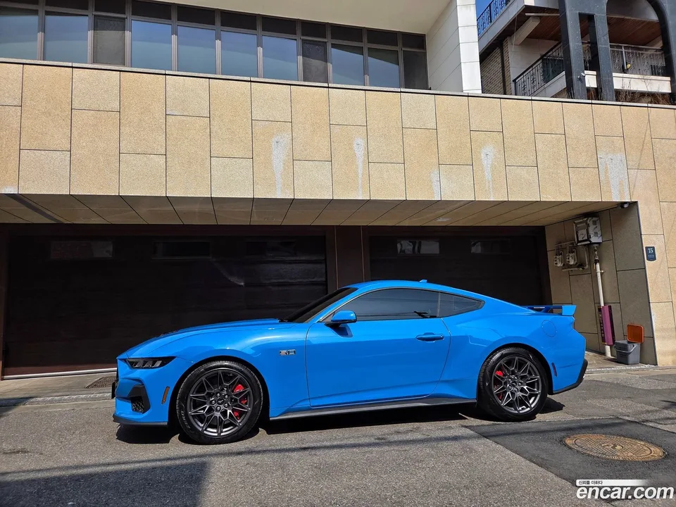 Ford Mustang 5.0 GT 2025 — thumbnail 3