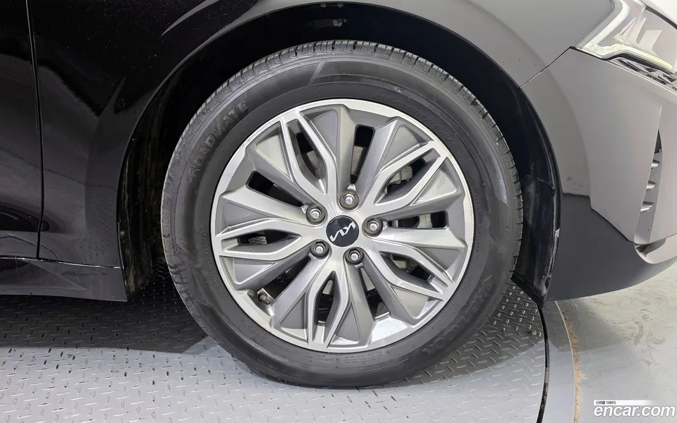 Kia K5 Hybrid 2022 — миниатюра 2