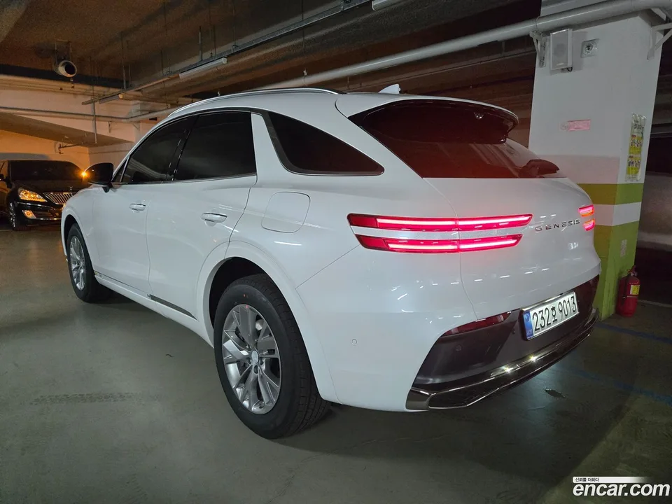 Genesis GV70 2.5T 2WD 2026 — миниатюра 2