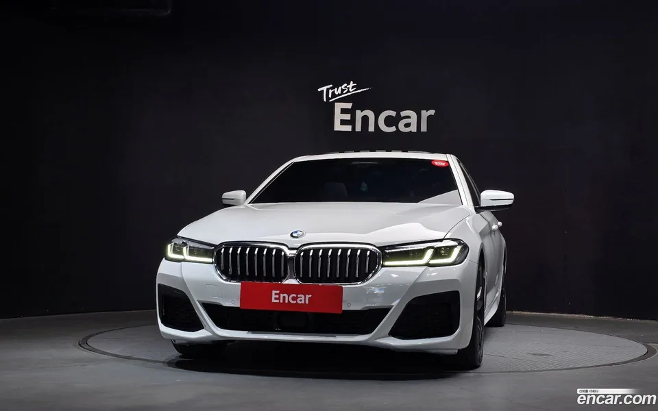 BMW 5 Series 520i M 2022 — миниатюра 3