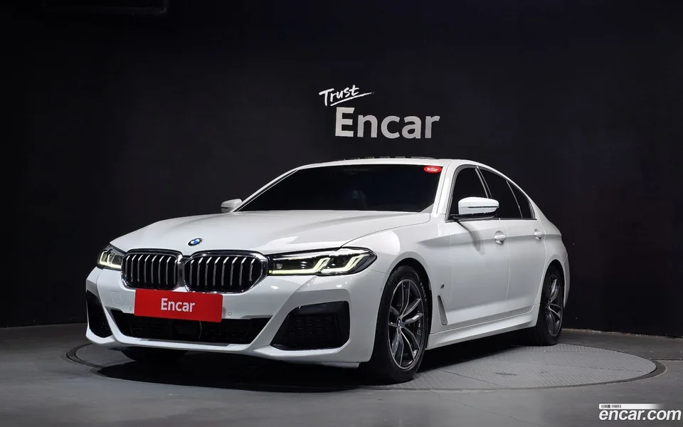 BMW 5 Series 520i M 2022 — фото 1, купить с доставкой в Москву