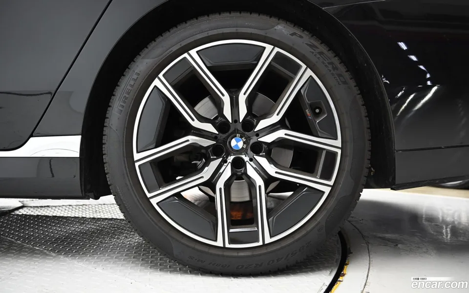 BMW 7 Series 740d xDrive M 2023 — миниатюра 2