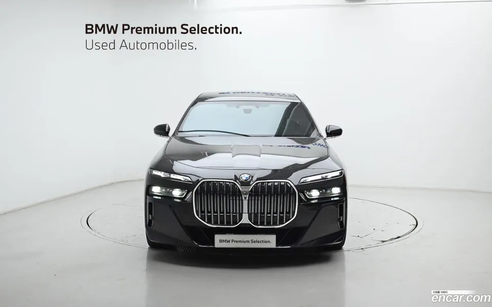 BMW 7 Series 740d xDrive M 2023 — миниатюра 3