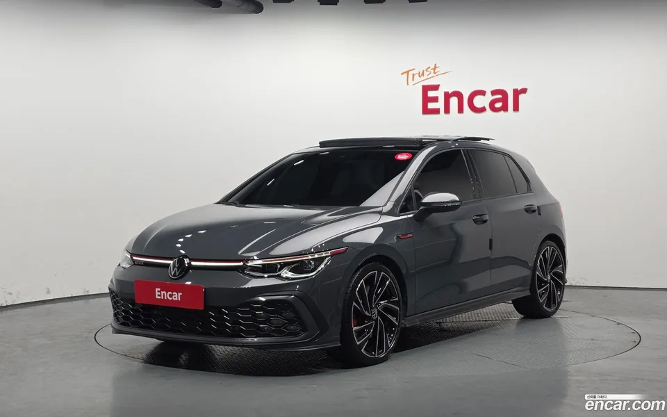 Volkswagen Golf 2.0 GTI 2023 — фото 1, купить с доставкой в Москву