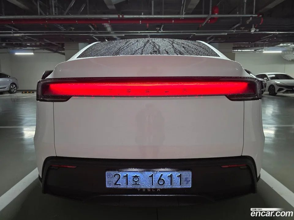 Tesla Model Y RWD 2026 — миниатюра 5