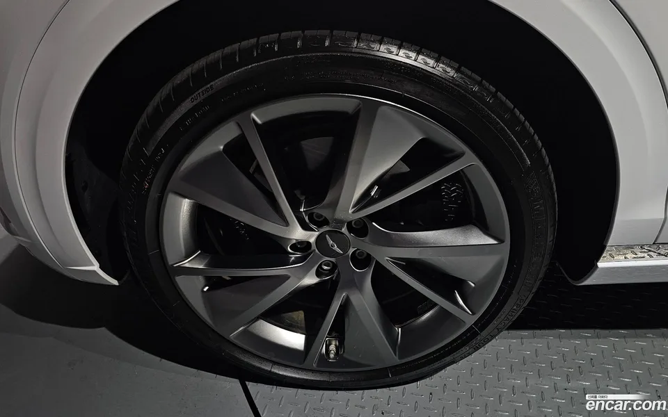 Genesis GV70 2.5T 2WD 2022 — миниатюра 2