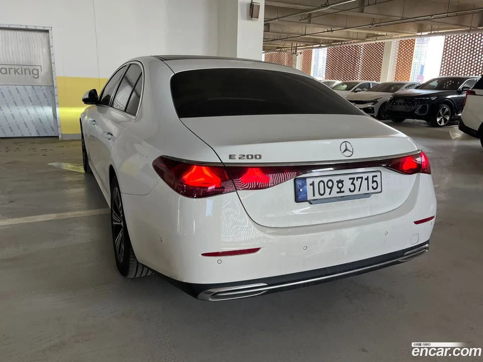 Mercedes-Benz E-Class E200 2024 — миниатюра 2