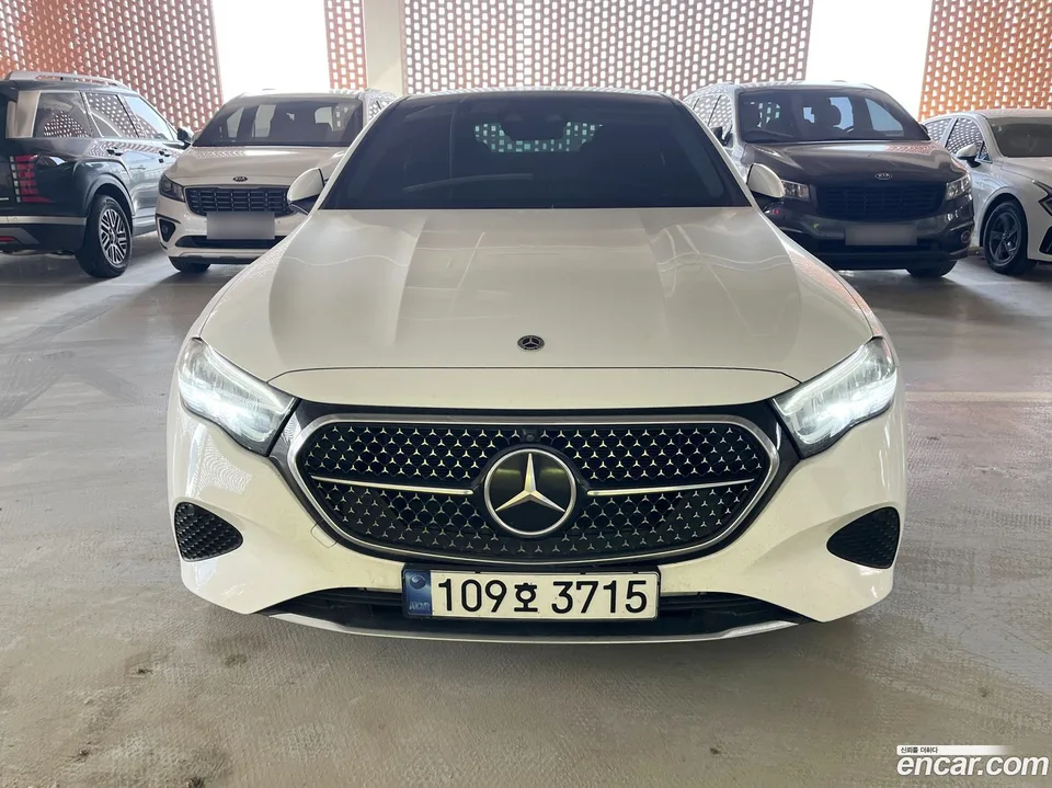 Mercedes-Benz E-Class E200 2024 — фото 1, купить с доставкой в Москву